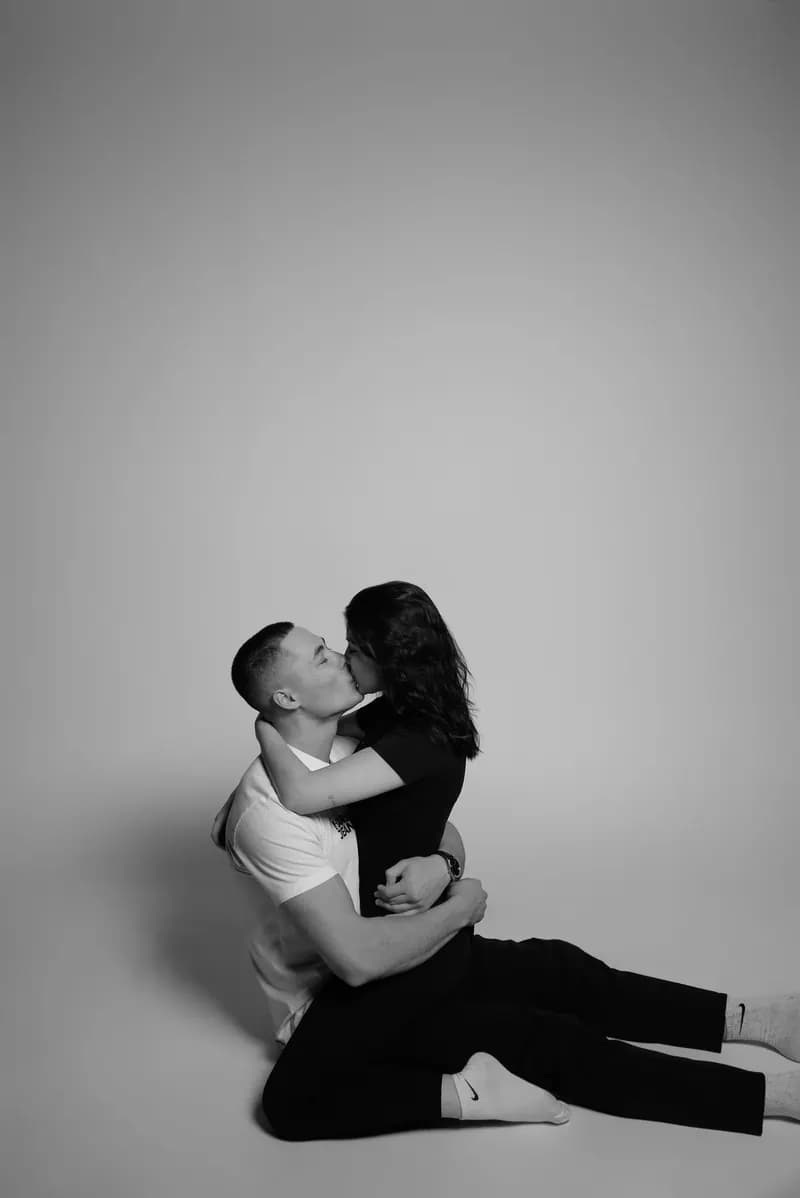 Пример фотографии: Embrace on the Floor