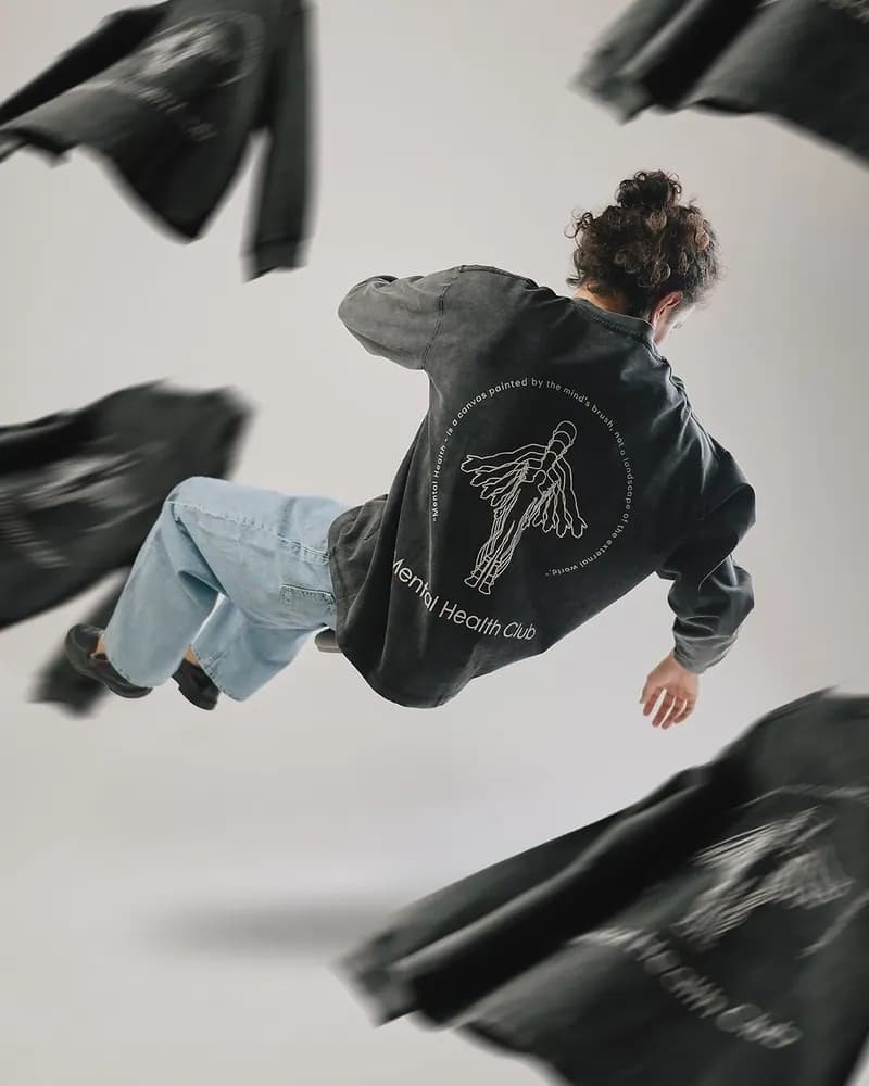 Пример фотографии: Sweatshirt in Motion