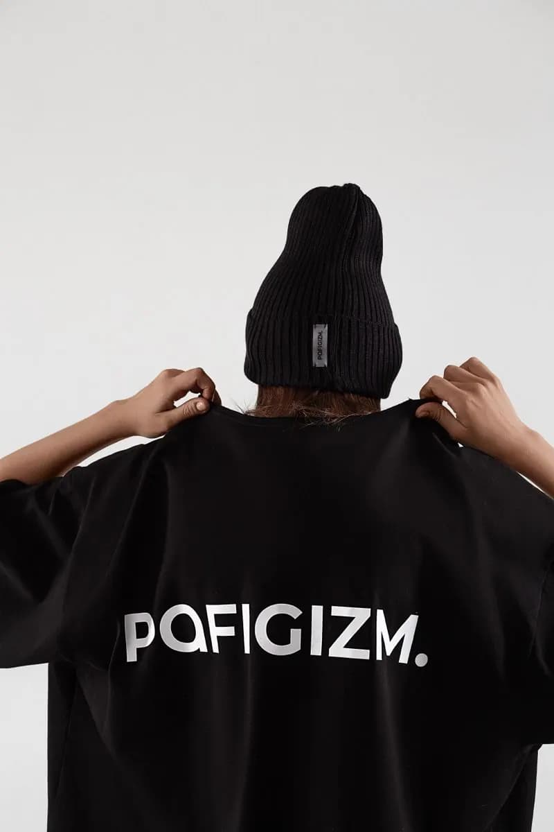 Пример фотографии: Lettering on the Back