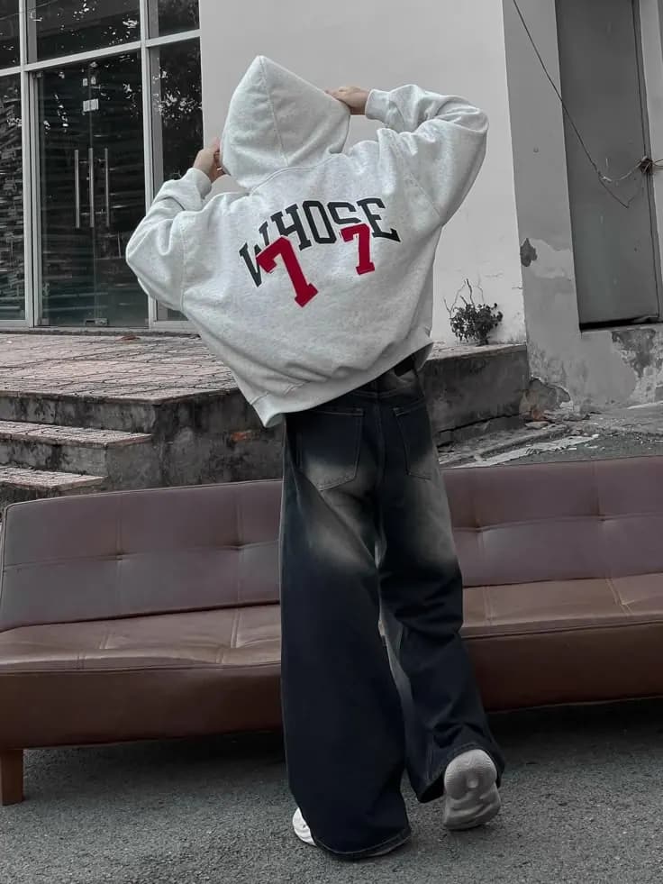Пример фотографии: Hoodie by the Door