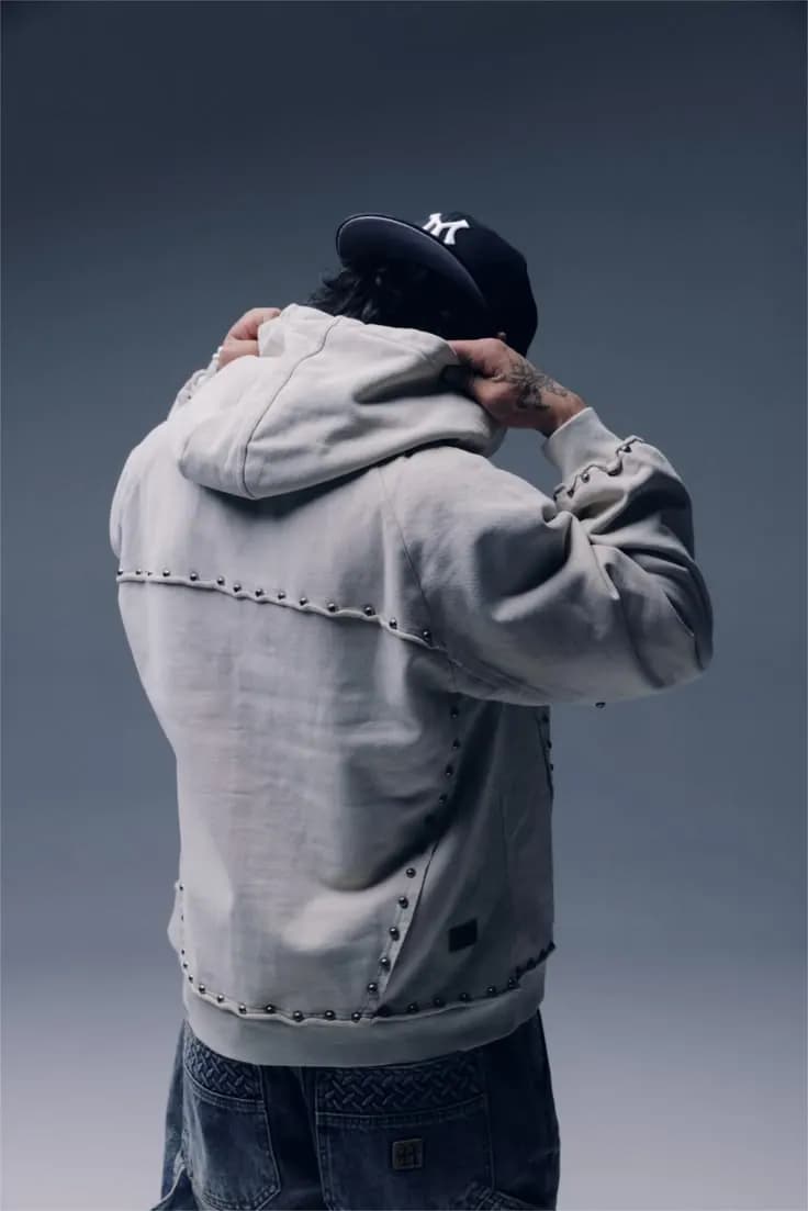 Пример фотографии: Hoodie from Behind