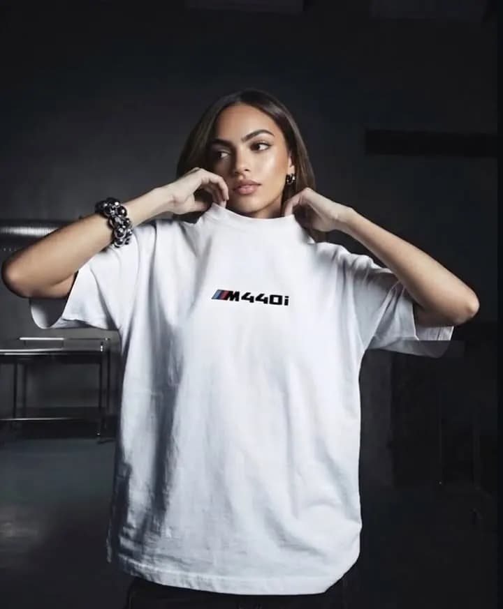 Пример фотографии: White Tee